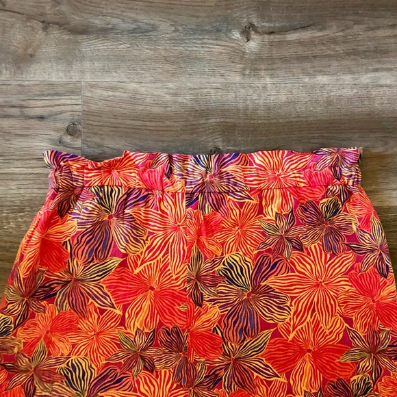 NWT House of Harlow 1960 Linen Floral Shorts - Picture 7 of 9